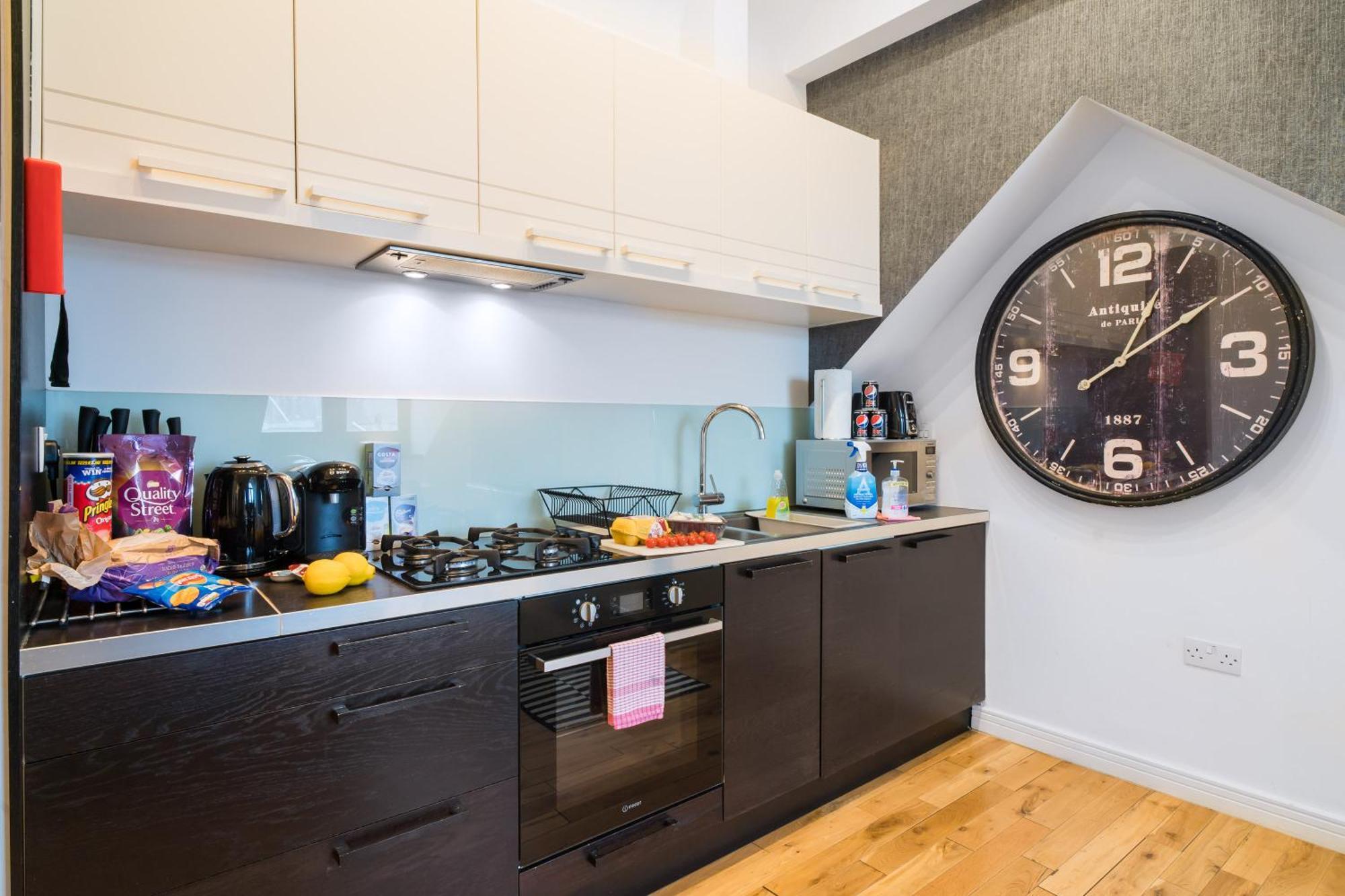 Oakfield Premier Apartments - Fast Wifi - 5 Mins City Centre Cardiff Quarto foto